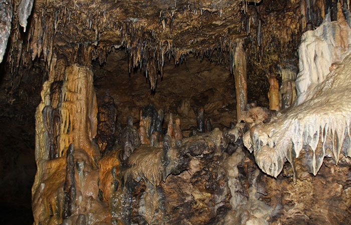 Cueva de los Enebralejos, en Prádena, Segovia