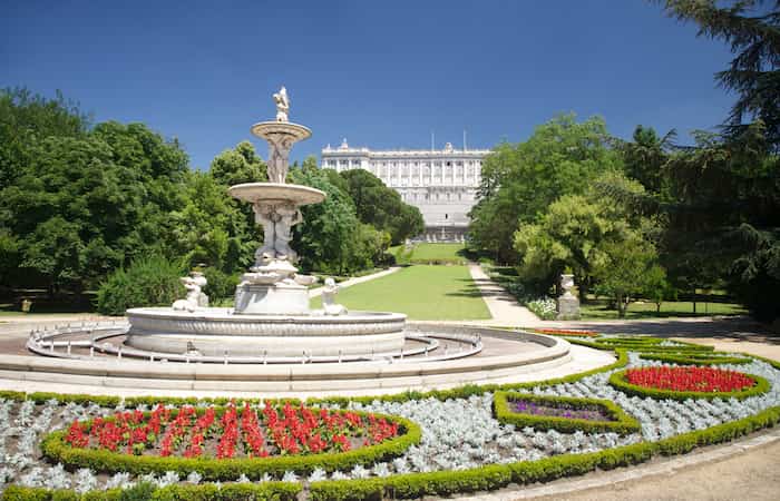 Jardines del Campo del Moro frente al Palacio Real de Madrid