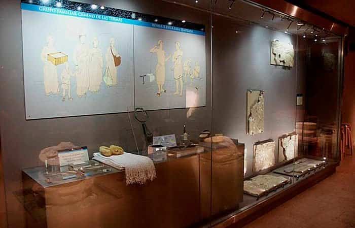 Vitrina del Museo de termas Públicas de Caesaraugusta