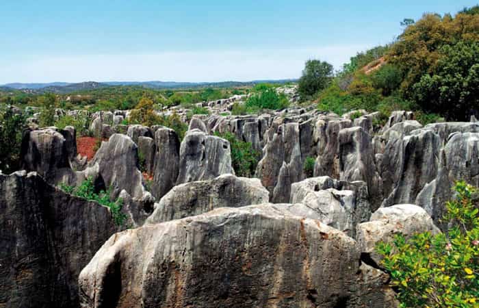 Formaciones rocosas en el Geoparque de la Cosa Vasca