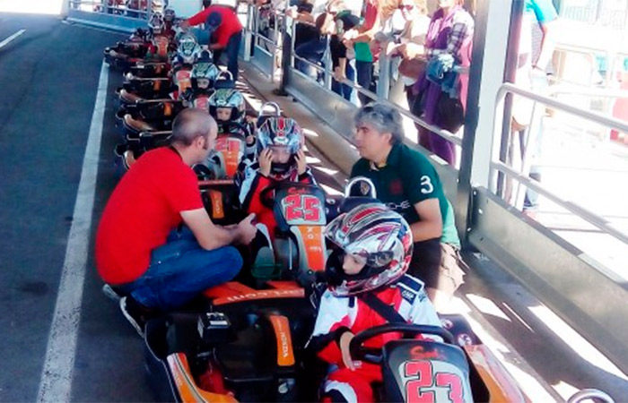 De karts con tu hijo en el circuito de Navarra