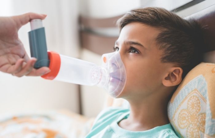 Qué es lo que tienes que saber sobre el asma infantil, qué evitar y cómo actuar