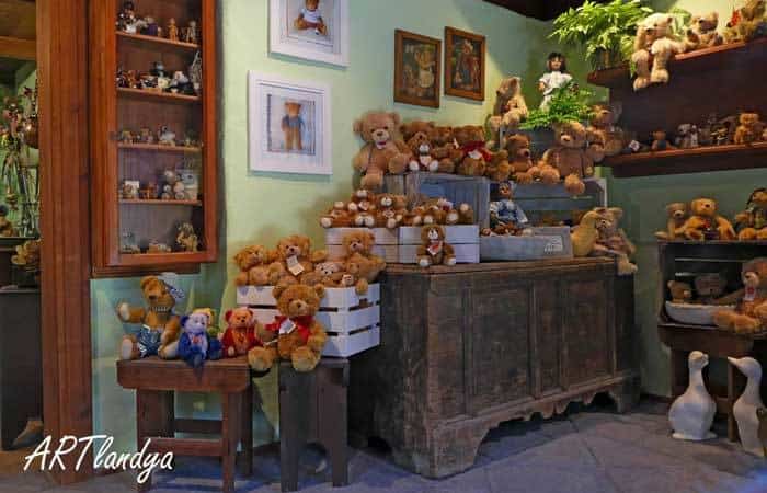 Ositos Teddy en el Museo de muñecas ARTlandya