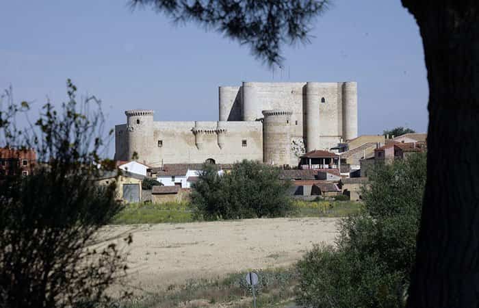 Castillo de Los Sarmiento en Fuentes de Valdepero, Palencia