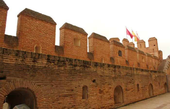 Muralla del Castillo de La Mota