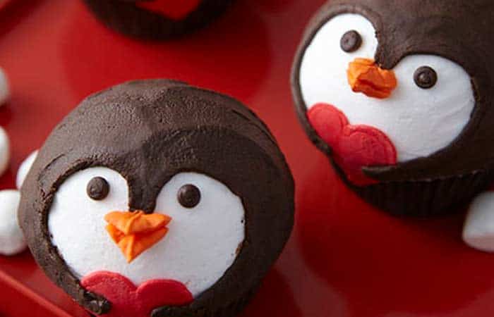 Dulces para San Valentín, magdalena de pingüino corazón