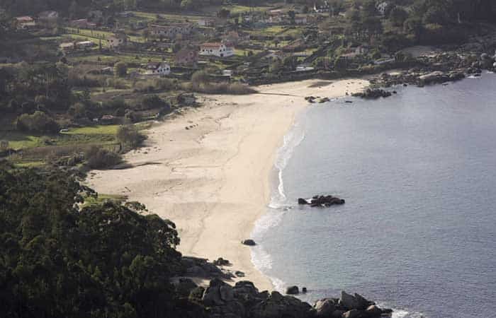 Playa de Tulla en Bueu, Pontevedra