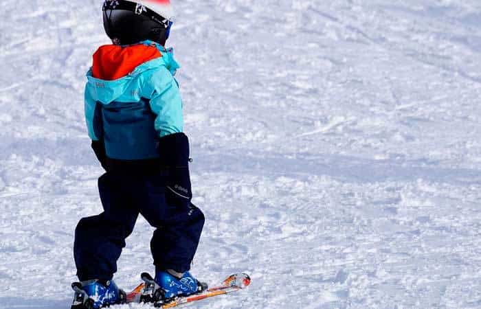 Claves para practicar esquí en familia