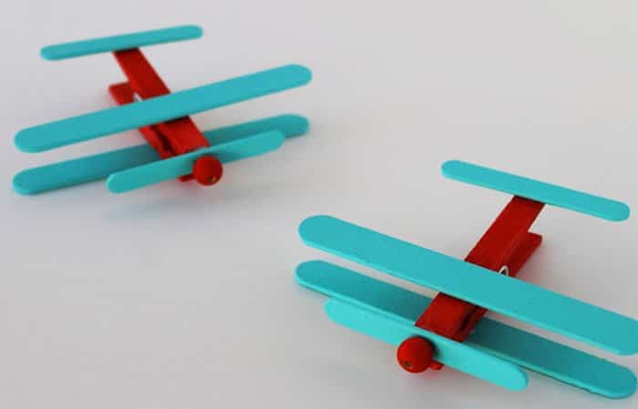 Aviones con palitos de madera