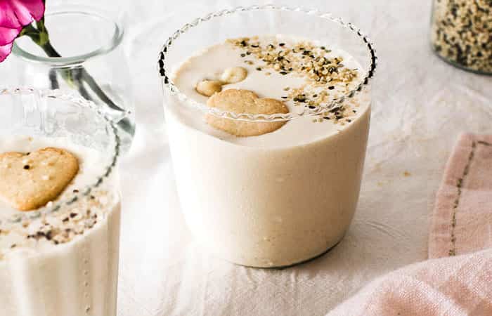 Recetas con yogur: batido de yogur y plátano con galletas