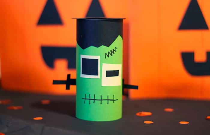 manualidades de Halloween con tubos de papel higiénico
