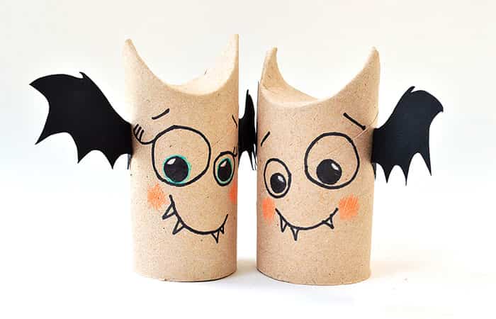 manualidades de Halloween con tubos de papel higiénico: murciélagos