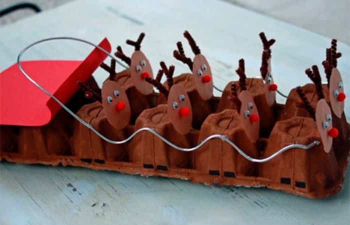 Manualidades de Navidad con hueveras de cartón en forma de trineo