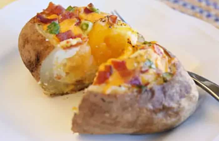 Patatas rellenas de huevo