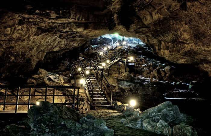 Cueva de El Pendo en Escobedo, Cantabria