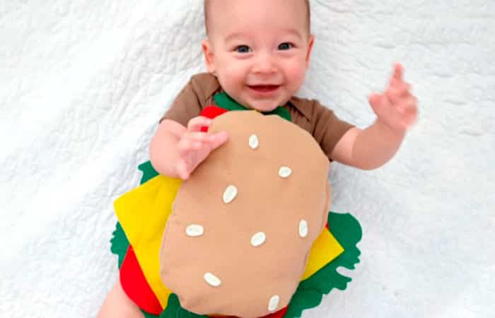 Ideas para disfrazar a tu bebé, hamburguesa