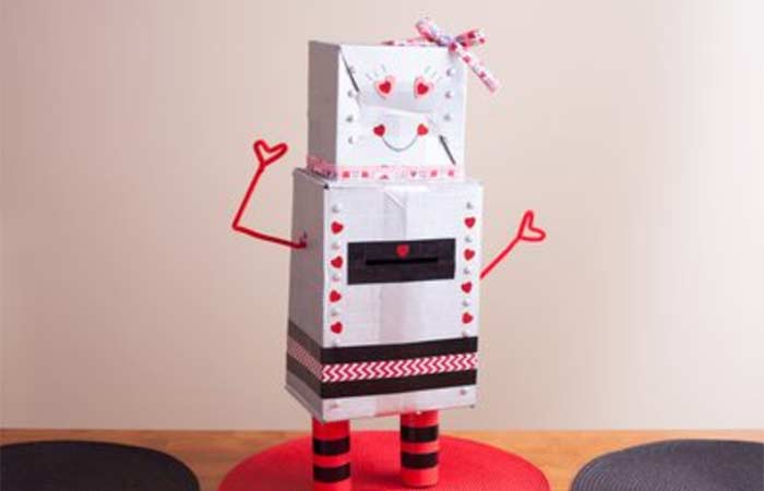 Buzones de San Valentín manualidades robot corazones