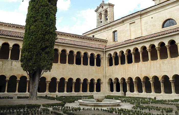 Monasterio de Santo Domingo de Silos, en triángulo de Arlanza