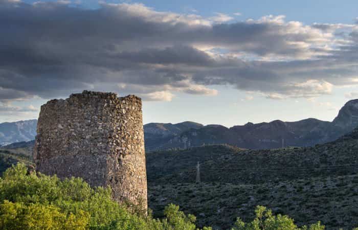 Torre de vigilancia del Castillo de Bayrén