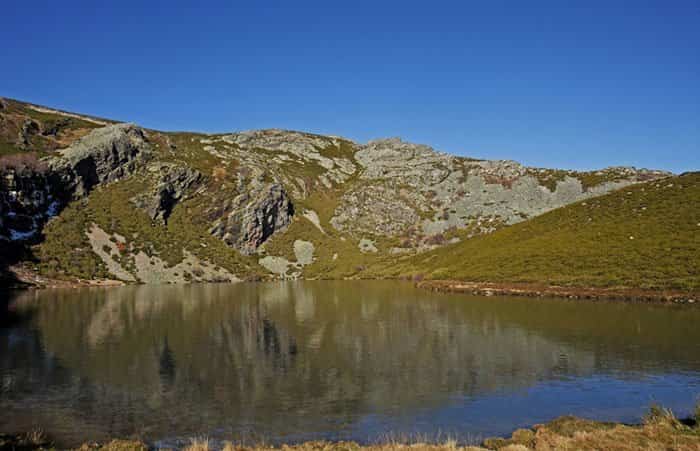 Monumento Natural Lago de Truchillas en León