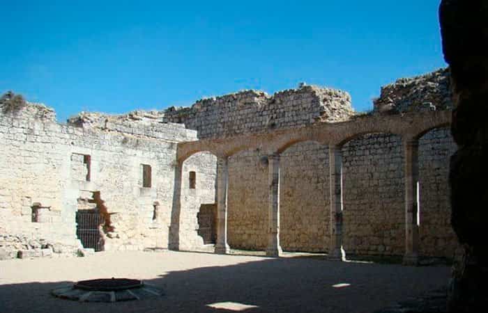 Patio interior del Castillo de Portillo 