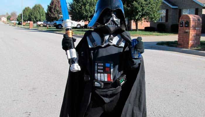Disfraz de Halloween de Darth Vader para niños