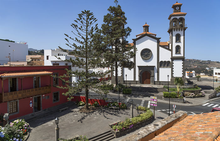 Iglesia de Nuestra Señora de la Candelaria, en Moya