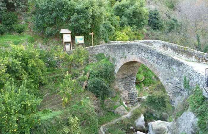 Puente romano de Sedella