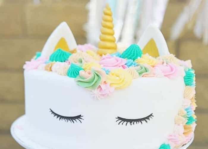 decoración de tarta de unicornios