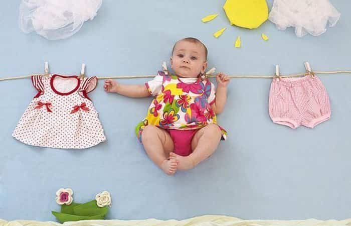 fotografías de bebés en una cuerda