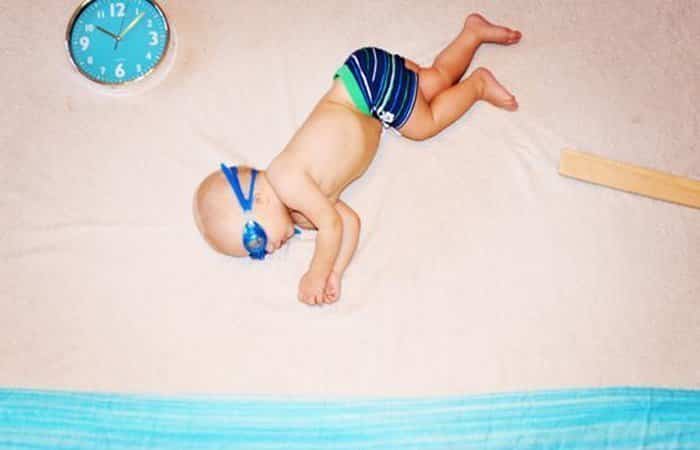 fotografías de bebés en piscina