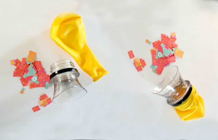 Lanza confeti casero con botella de plástico