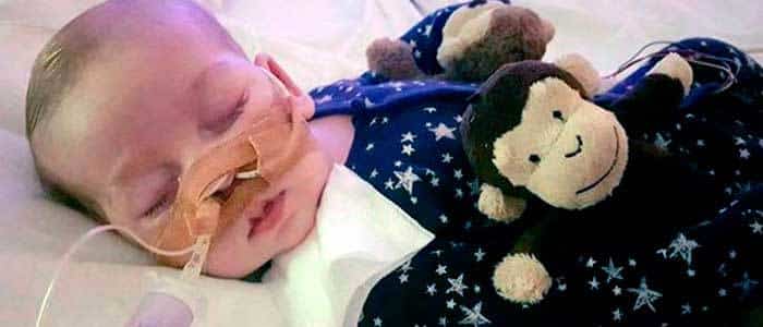 © Charlie Gard: 'muerte digna' o esperanza de vida