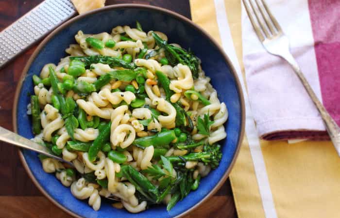 Recetas fáciles de pasta: Espirales con verduras variadas