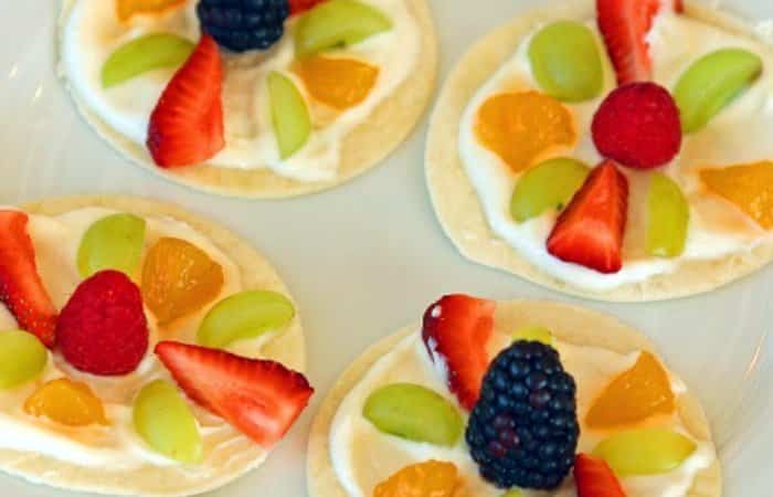ideas para meriendas con minipizzas de frutas