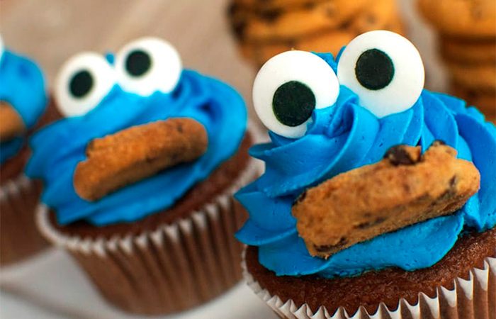 Cupcakes decoradas del monstruo de las galletas