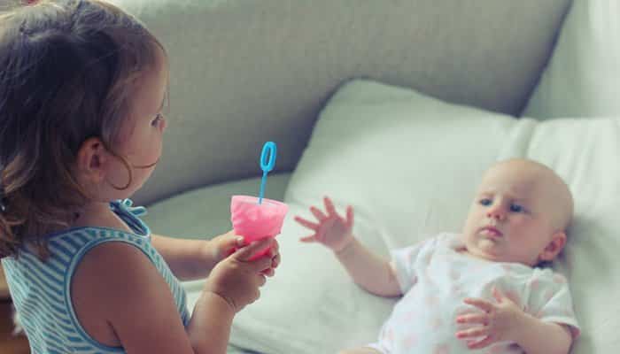 juegos fáciles para bebés burbujas
