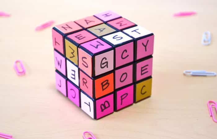 Hacer juguetes en casa: Cubo de Rubik con letras