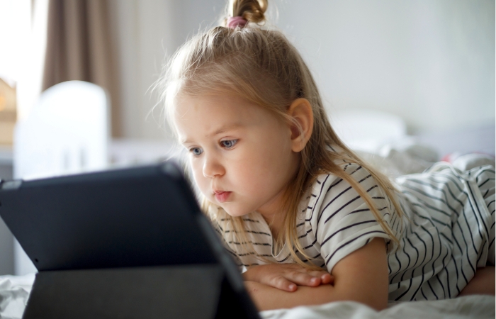 Niños y pantallas: decálogo para un uso seguro de la tecnología