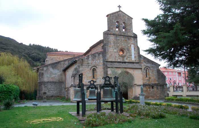  Iglesia de Santa María del Puerto