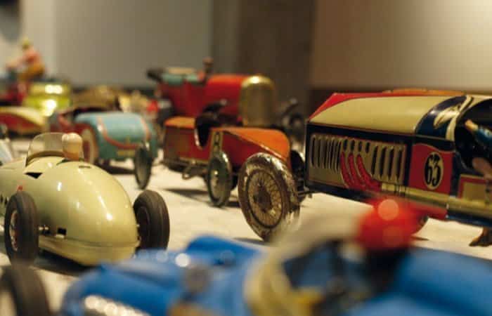 planes retro: coches antiguos en el museo valenciano del juguete