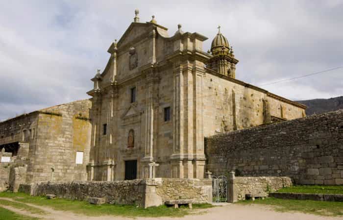 Santa María de Oia 