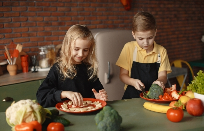 Beneficios de involucrar a nuestros hijos en la preparación de las comidas