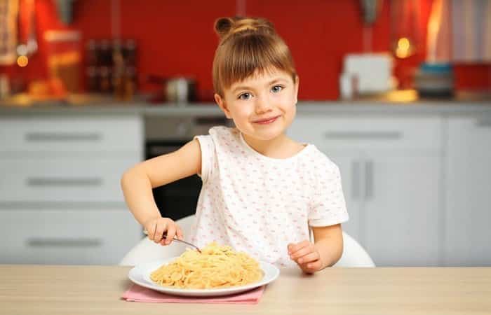 Cambiar el menú infantil de pollo y pasta