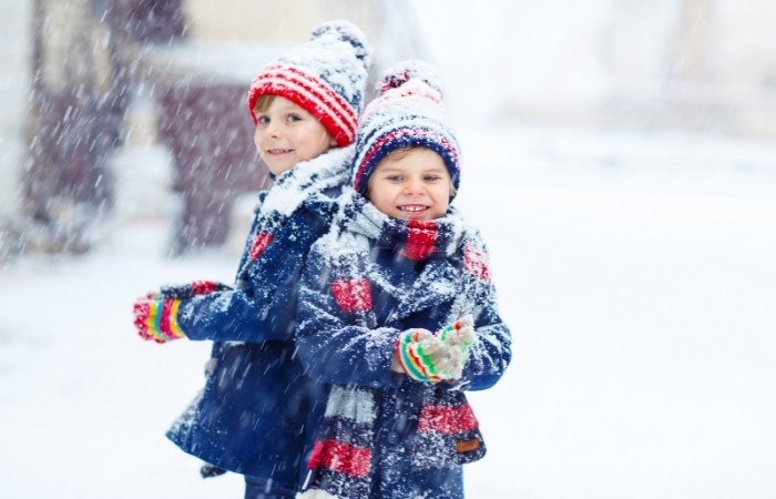 Planes en la nieve y actividades de montaña para niños