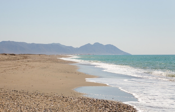 Playa de las Amoladeras y del Peñón Blanco en Cabo de Gata, Almería