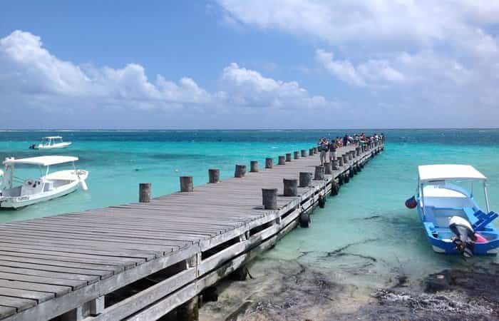 Muelle de Puerto Morelos, lugar donde se embarcan los turistas para visitar el arrecife de coral