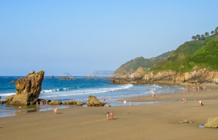 Playa de Aguilar en Muros de Nalón, Asturias