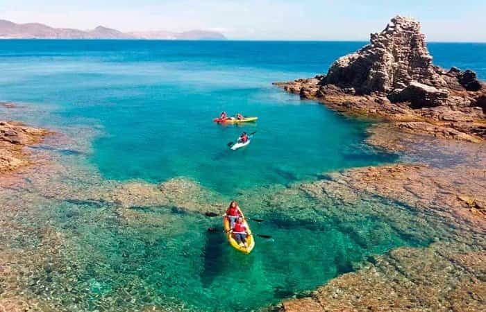 kayak en la costa española: rutas por Cabo de Gata