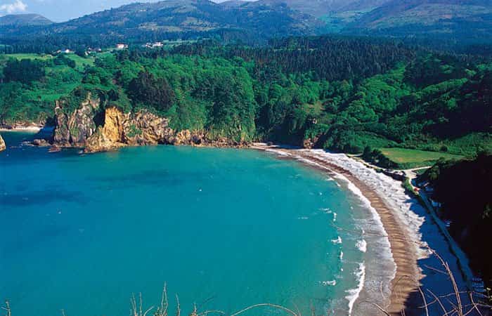 Playa de Cadavedo en Valdés, Asturias